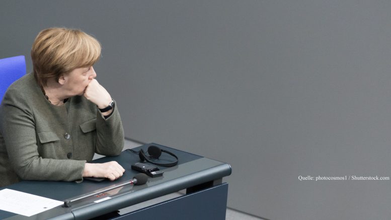 Merkel-Blick-gegen-Wand-alleine-777x437.